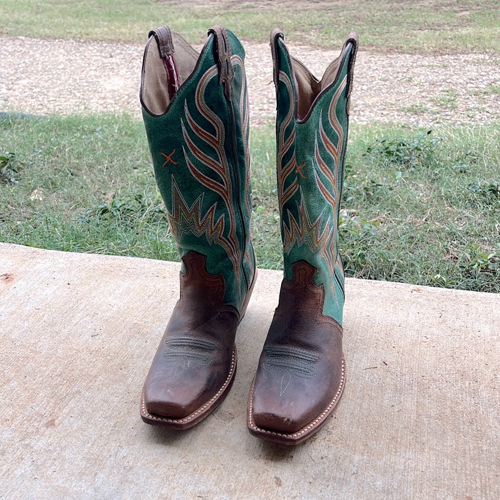 Gorgeous Twisted X boots. Size 7B.